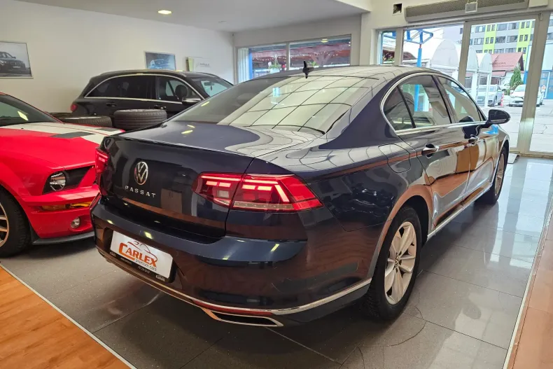 Volkswagen Passat din 2021 cu 32.000 km - oferta VOL122902 - foto 4
