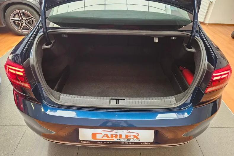 Volkswagen Passat din 2021 cu 32.000 km - oferta VOL122902 - foto 13