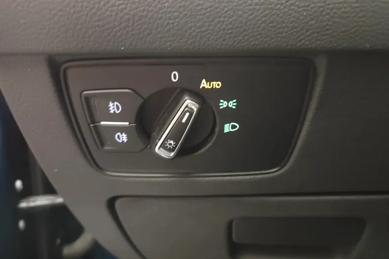 Volkswagen Passat din 2021 cu 32.000 km - oferta VOL122902 - foto 20