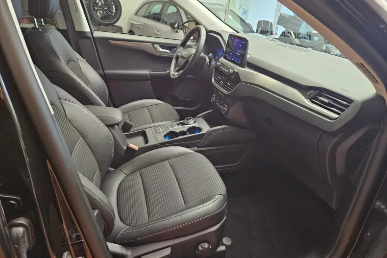 Ford Kuga din 2021 cu 93.553 km - oferta FOR122904 - foto 19