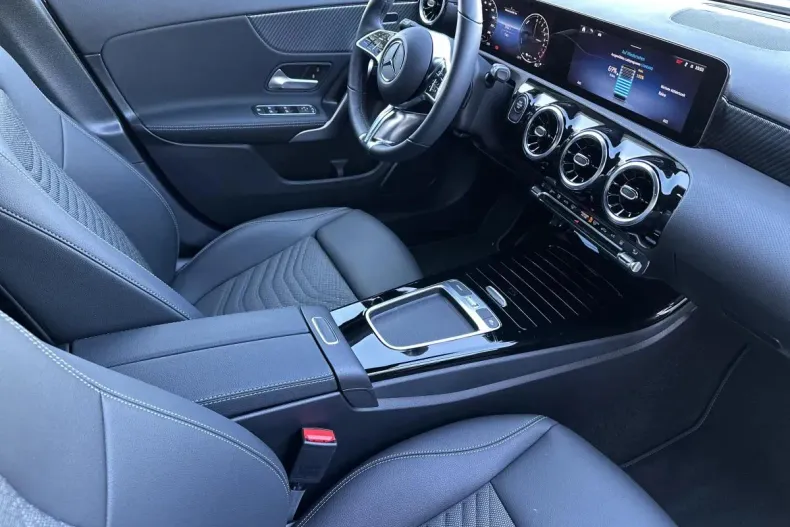 Mercedes-Benz A din 2023 cu 7.363 km - oferta MER122911 - foto 13