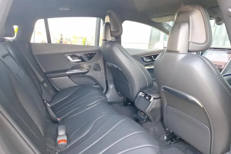 Mercedes-Benz EQE din 2024 cu 6.300 km - oferta MER122915 - foto 14