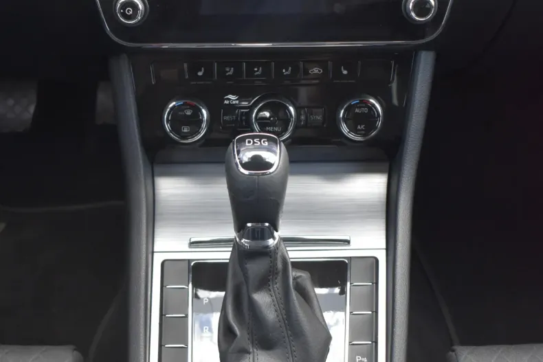 Skoda Superb din 2021 cu 65.150 km - oferta SKO122921 - foto 28