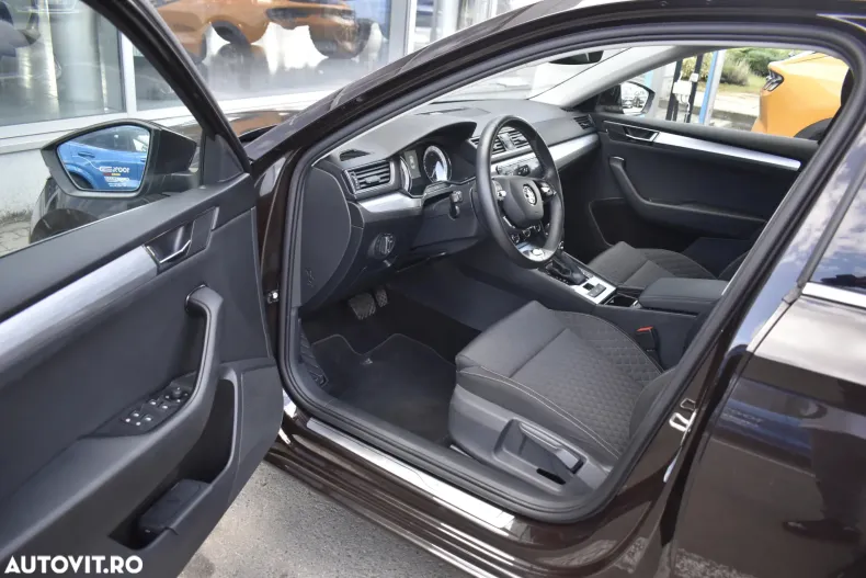 Skoda Superb din 2021 cu 65.150 km - oferta SKO122921 - foto 32