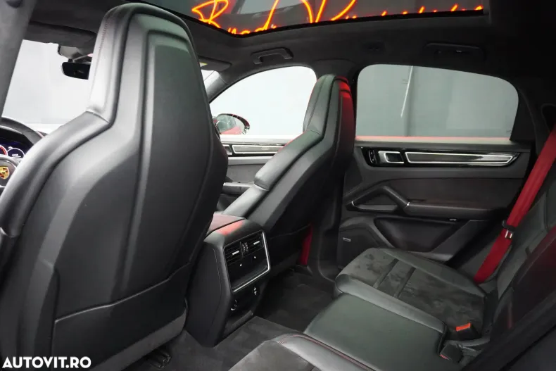 Porsche Cayenne Coupe din 2020 cu 63.993 km - oferta POR122932 - foto 9