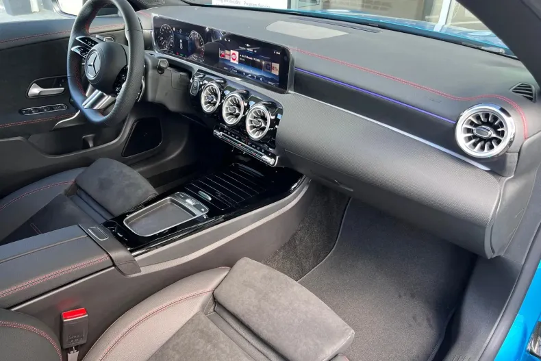 Mercedes-Benz CLA din 2024 cu 3.750 km - oferta MER122941 - foto 6