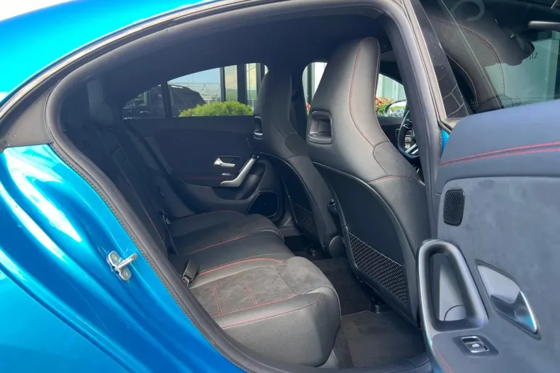 Mercedes-Benz CLA din 2024 cu 3.750 km - oferta MER122941 - foto 8