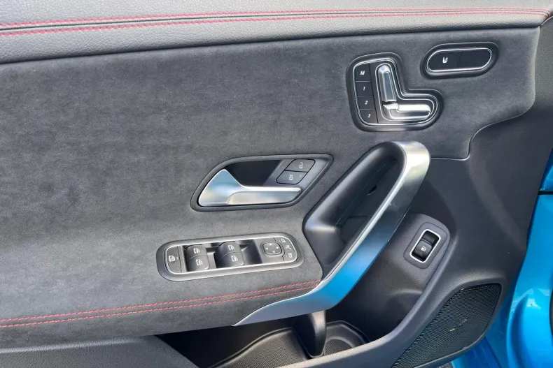 Mercedes-Benz CLA din 2024 cu 3.750 km - oferta MER122941 - foto 9