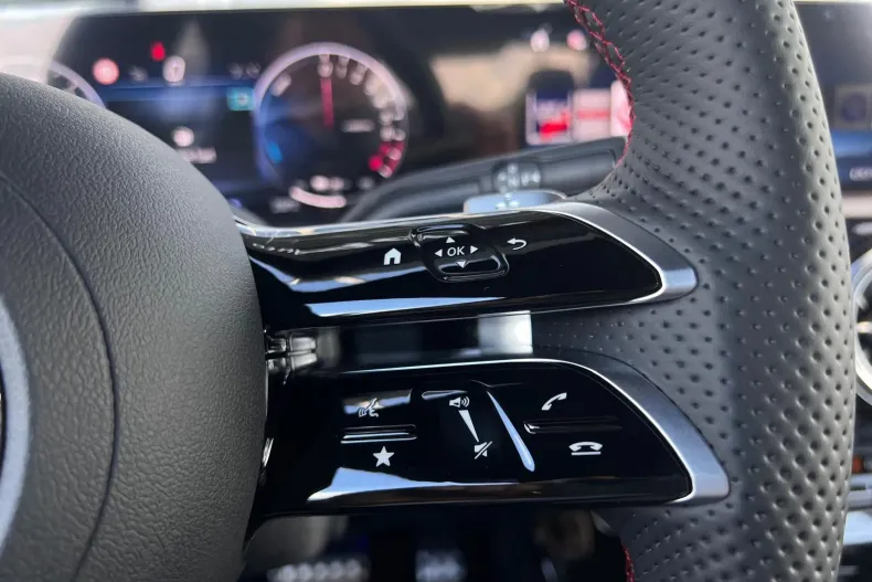 Mercedes-Benz CLA din 2024 cu 3.750 km - oferta MER122941 - foto 11