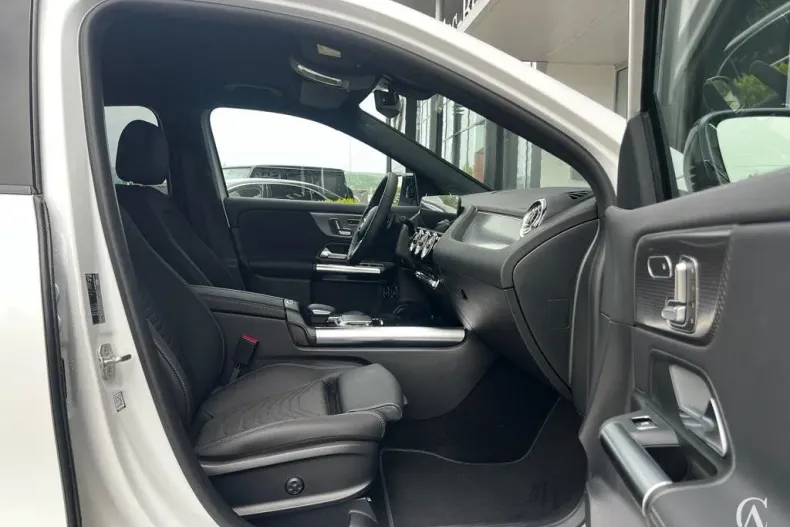 Mercedes-Benz GLA din 2023 cu 10 km - oferta MER122945 - foto 10