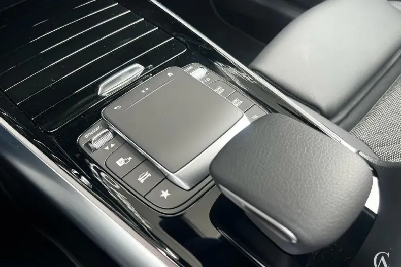 Mercedes-Benz GLA din 2023 cu 10 km - oferta MER122945 - foto 14