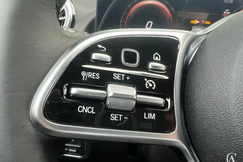 Mercedes-Benz GLA din 2023 cu 10 km - oferta MER122945 - foto 16