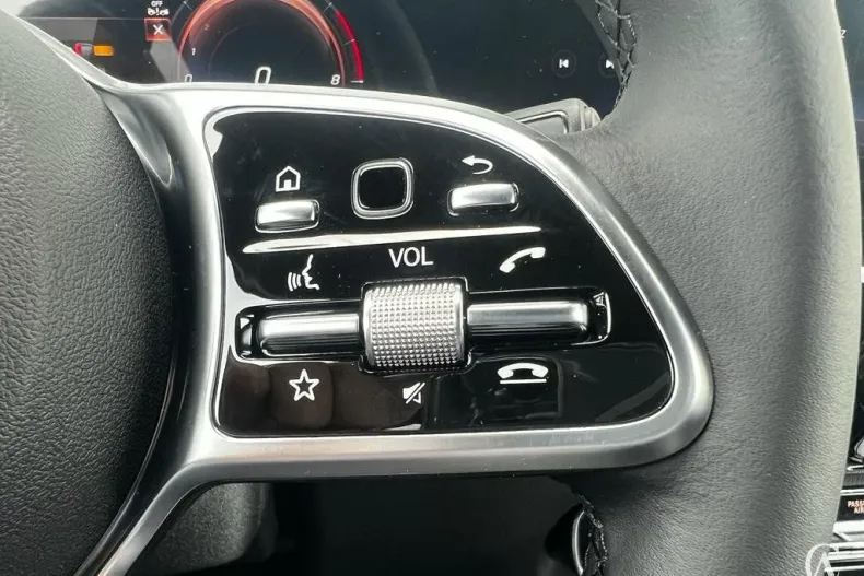 Mercedes-Benz GLA din 2023 cu 10 km - oferta MER122945 - foto 17