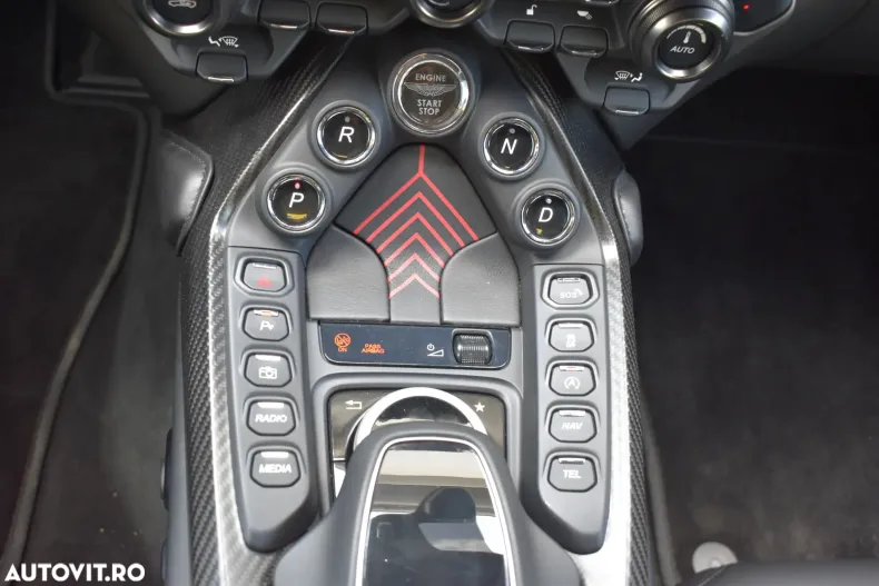 Aston Martin V8 Vantage din 2021 cu 3.100 km - oferta AST122965 - foto 13
