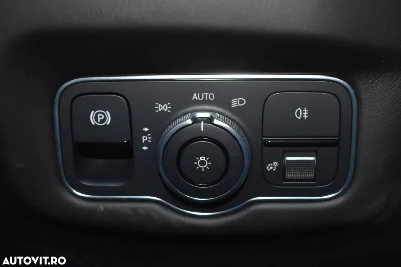 Aston Martin V8 Vantage din 2021 cu 3.100 km - oferta AST122965 - foto 17