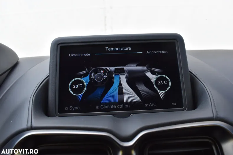 Aston Martin V8 Vantage din 2021 cu 3.100 km - oferta AST122965 - foto 22