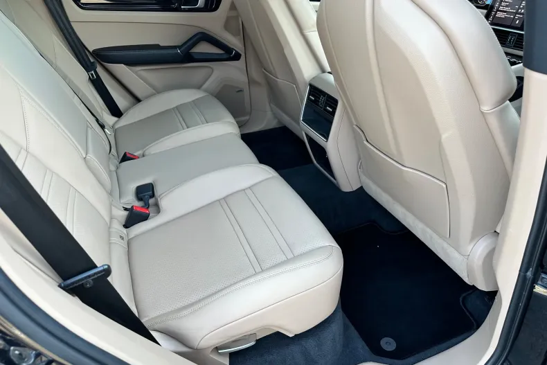 Porsche Cayenne din 2021 cu 82.000 km - oferta POR122978 - foto 19