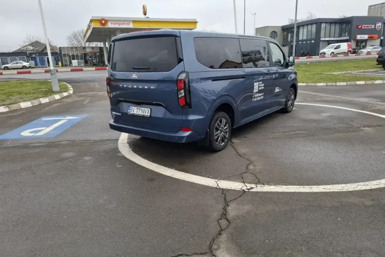 Ford Tourneo Custom din 2024 cu 35.900 km - oferta FOR123014 - foto 3