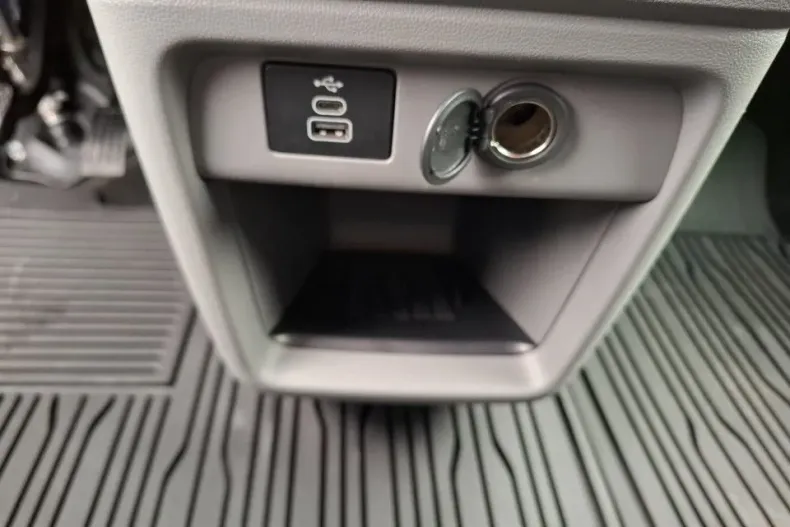 Ford Tourneo Custom din 2024 cu 35.900 km - oferta FOR123014 - foto 17