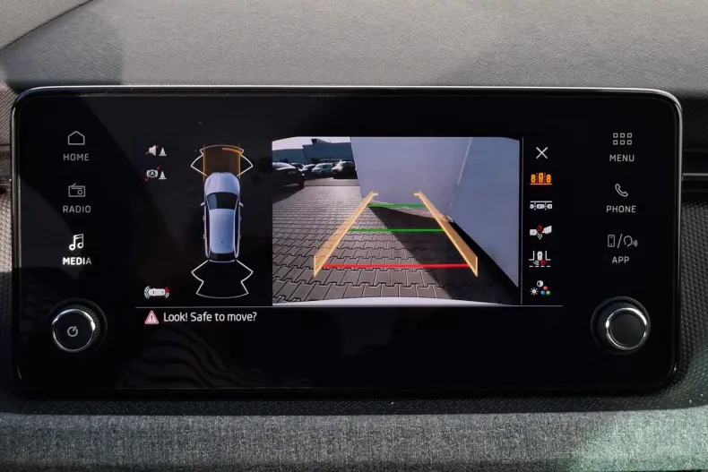 Skoda Scala din 2024 cu 14.318 km - oferta SKO123056 - foto 19