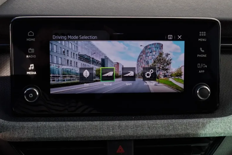 Skoda Scala din 2024 cu 14.318 km - oferta SKO123056 - foto 25