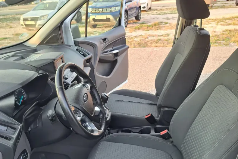 Ford Transit Connect din 2020 cu 172.196 km - oferta FOR123061 - foto 12