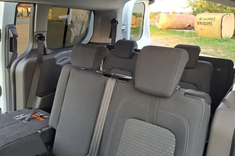 Ford Transit Connect din 2020 cu 172.196 km - oferta FOR123061 - foto 14
