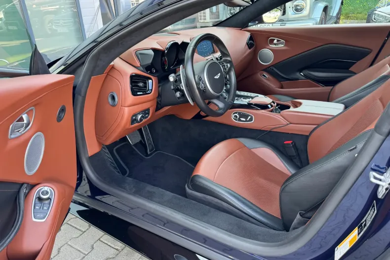 Aston Martin V8 Vantage din 2019 cu 28.276 km - oferta AST123089 - foto 5