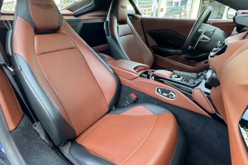 Aston Martin V8 Vantage din 2019 cu 28.276 km - oferta AST123089 - foto 8