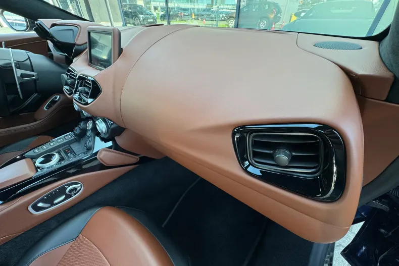 Aston Martin V8 Vantage din 2019 cu 28.276 km - oferta AST123089 - foto 19