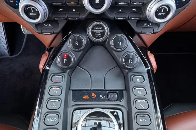 Aston Martin V8 Vantage din 2019 cu 28.276 km - oferta AST123089 - foto 27