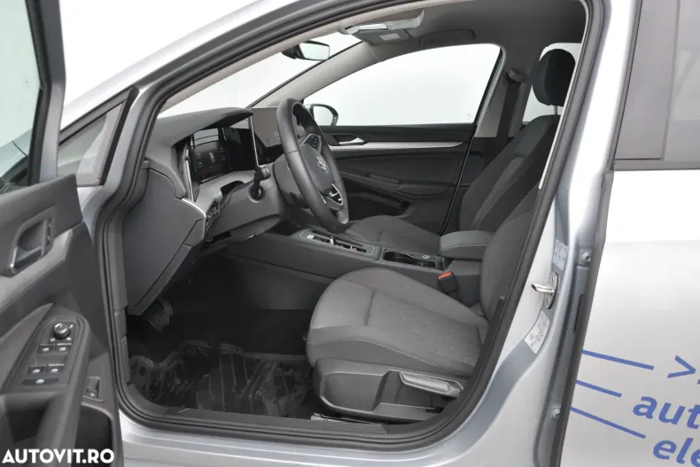 Volkswagen Golf din 2025 cu 11.000 km - oferta VOL123100 - foto 12