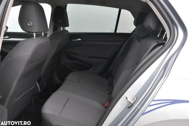 Volkswagen Golf din 2025 cu 11.000 km - oferta VOL123100 - foto 26