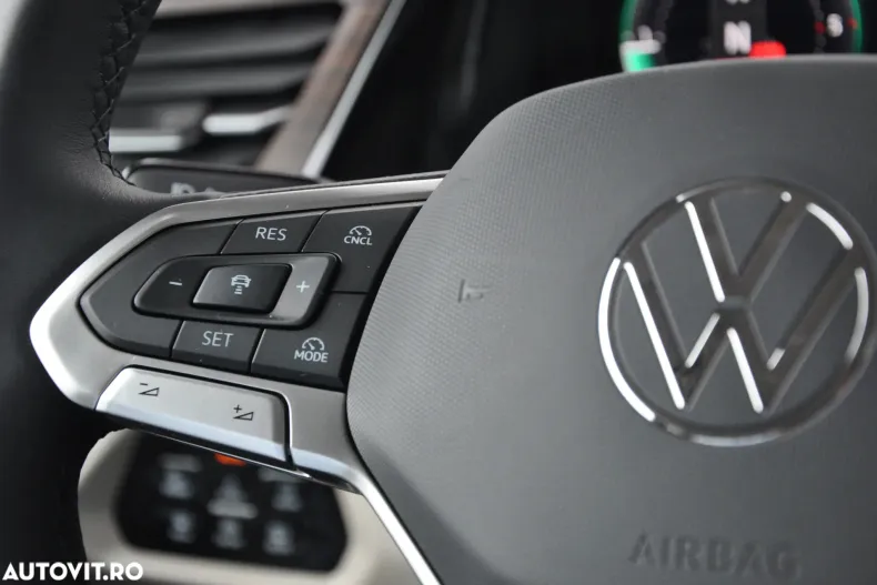 Volkswagen Multivan din 2025 cu 4.000 km - oferta VOL123104 - foto 25