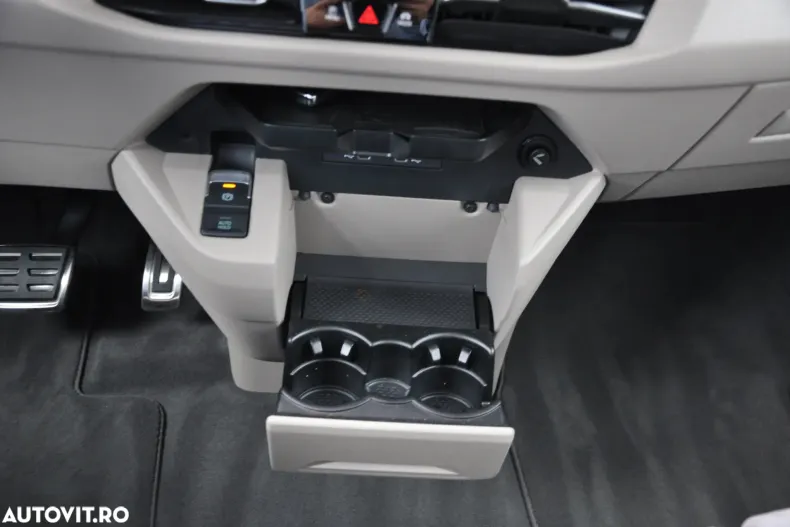 Volkswagen Multivan din 2025 cu 4.000 km - oferta VOL123104 - foto 37