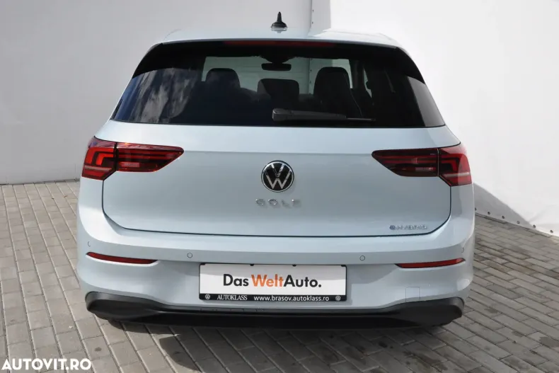Volkswagen Golf din 2025 cu 4.000 km - oferta VOL123107 - foto 4