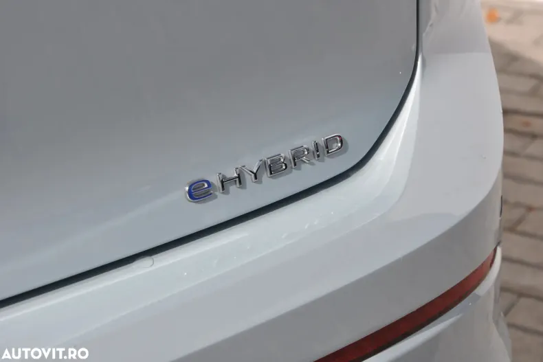 Volkswagen Golf din 2025 cu 4.000 km - oferta VOL123107 - foto 5