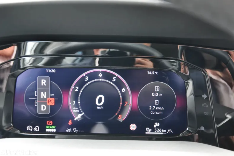 Volkswagen Golf din 2025 cu 4.000 km - oferta VOL123107 - foto 18