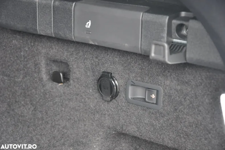 Volkswagen Tayron din 2025 cu 8.700 km - oferta VOL123112 - foto 40