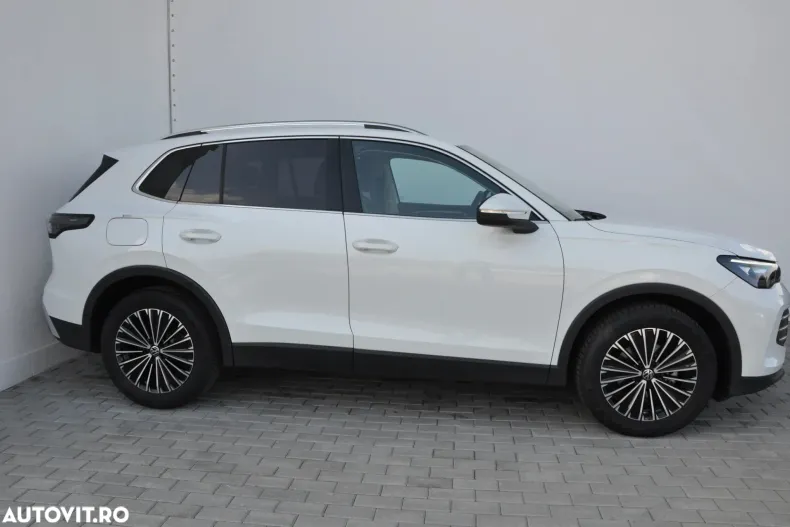 Volkswagen Tiguan din 2024 cu 23.125 km - oferta VOL123119 - foto 6