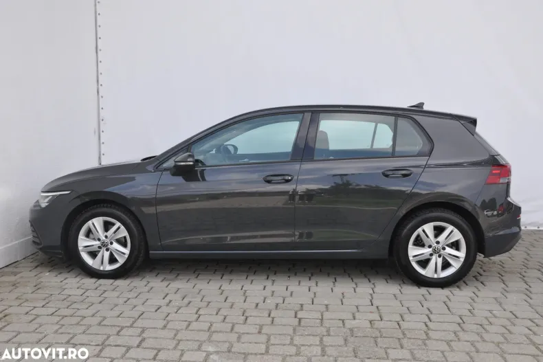 Volkswagen Golf din 2024 cu 42.490 km - oferta VOL123121 - foto 2