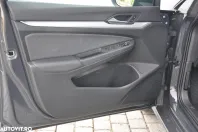 Volkswagen Golf din 2024 cu 42.490 km - oferta VOL123121 - foto 9