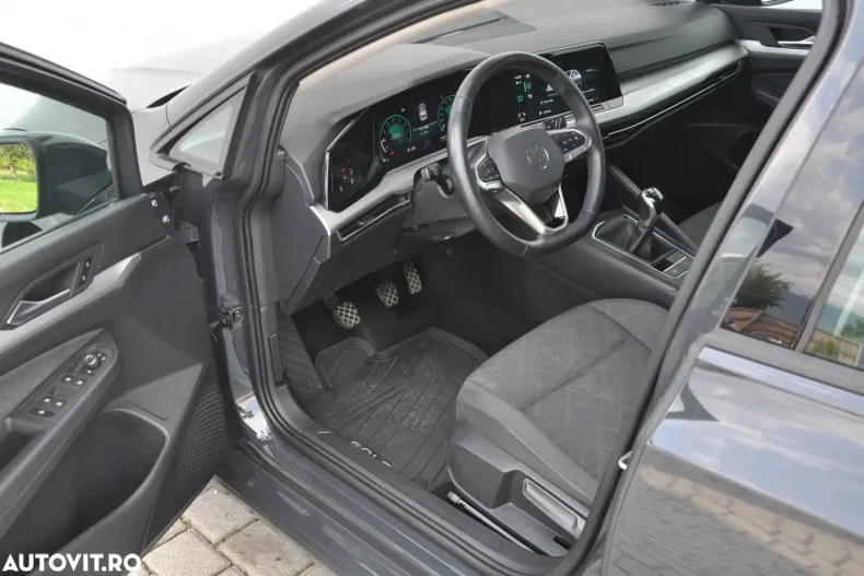 Volkswagen Golf din 2024 cu 42.490 km - oferta VOL123121 - foto 11