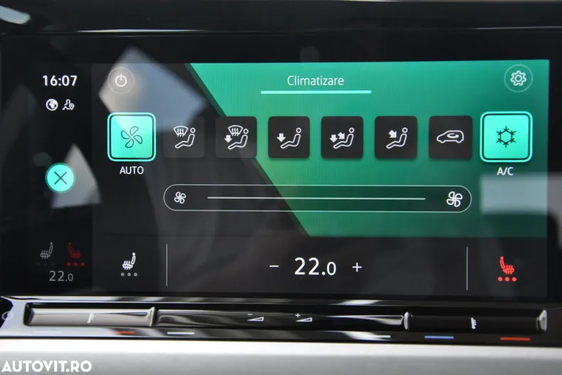 Volkswagen Golf din 2024 cu 42.490 km - oferta VOL123121 - foto 19