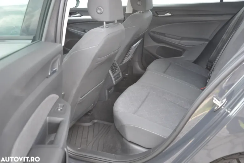 Volkswagen Golf din 2024 cu 42.490 km - oferta VOL123121 - foto 22