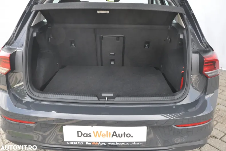 Volkswagen Golf din 2024 cu 42.490 km - oferta VOL123121 - foto 23