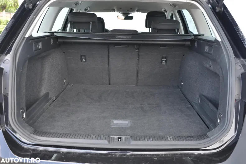 Volkswagen Passat din 2021 cu 94.676 km - oferta VOL123122 - foto 26