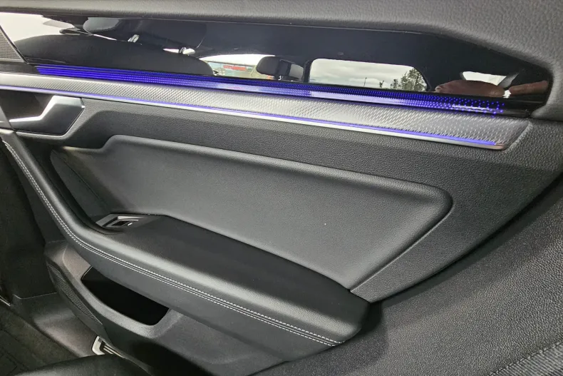 Volkswagen Touareg din 2021 cu 99.250 km - oferta VOL123127 - foto 21