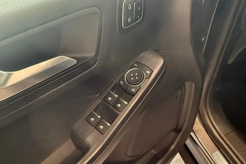 Ford Kuga din 2025 cu 5 km - oferta FOR123132 - foto 10