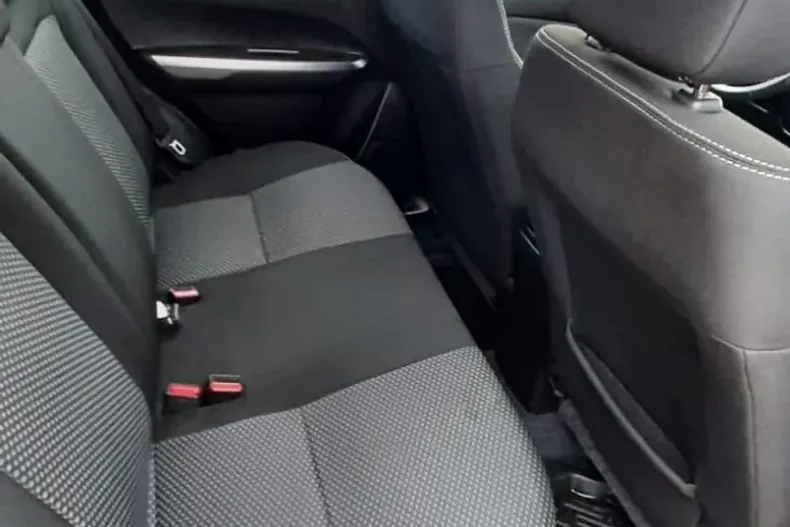 Suzuki Vitara din 2025 cu 11.835 km - oferta SUZ123176 - foto 6